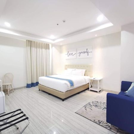 Hampton Suites Davao City Εξωτερικό φωτογραφία