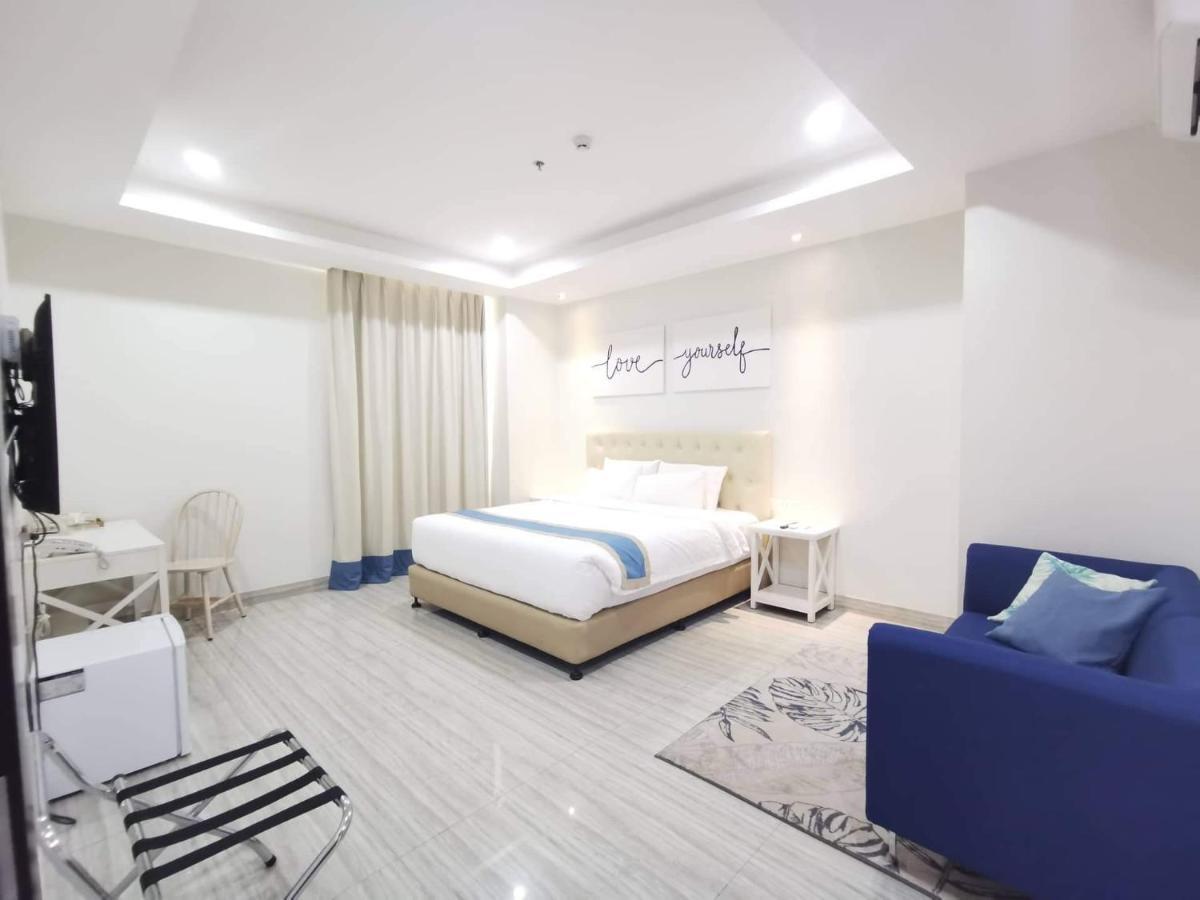Hampton Suites Davao City Εξωτερικό φωτογραφία