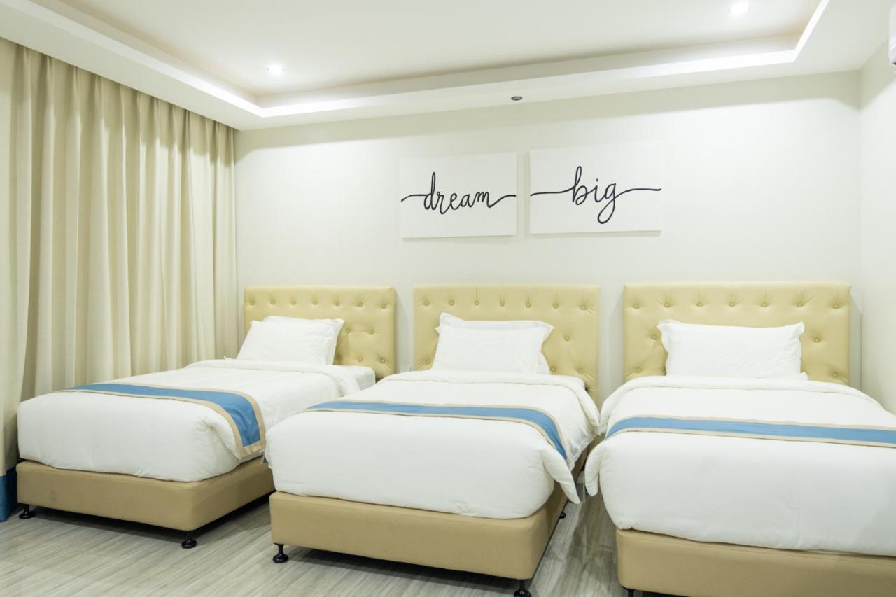 Hampton Suites Davao City Εξωτερικό φωτογραφία