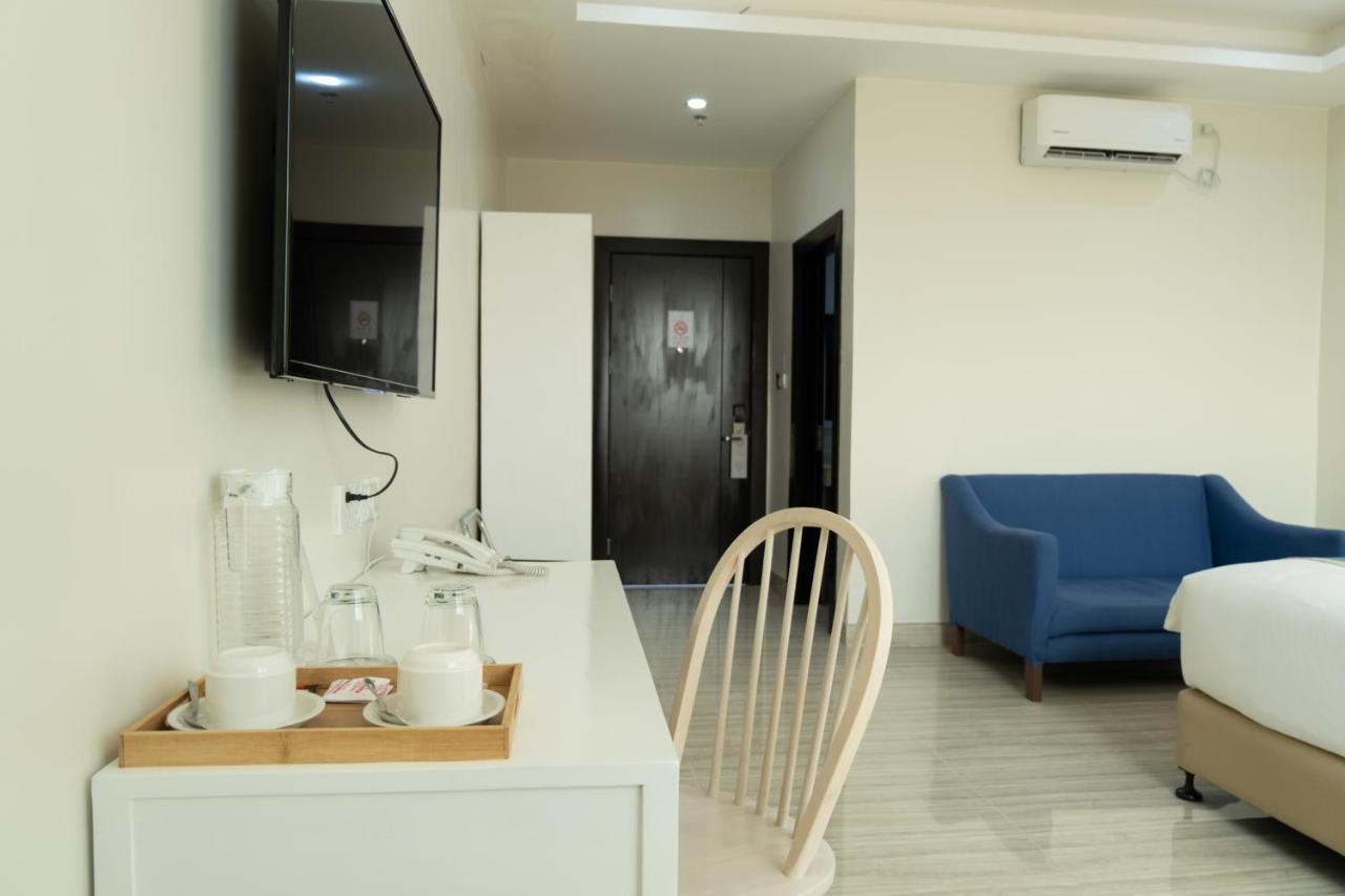 Hampton Suites Davao City Εξωτερικό φωτογραφία