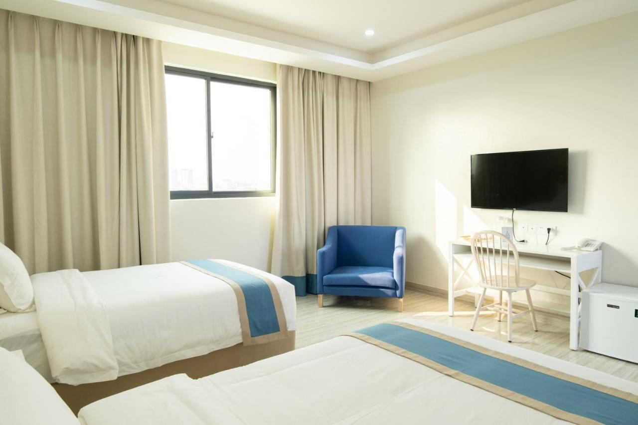 Hampton Suites Davao City Εξωτερικό φωτογραφία
