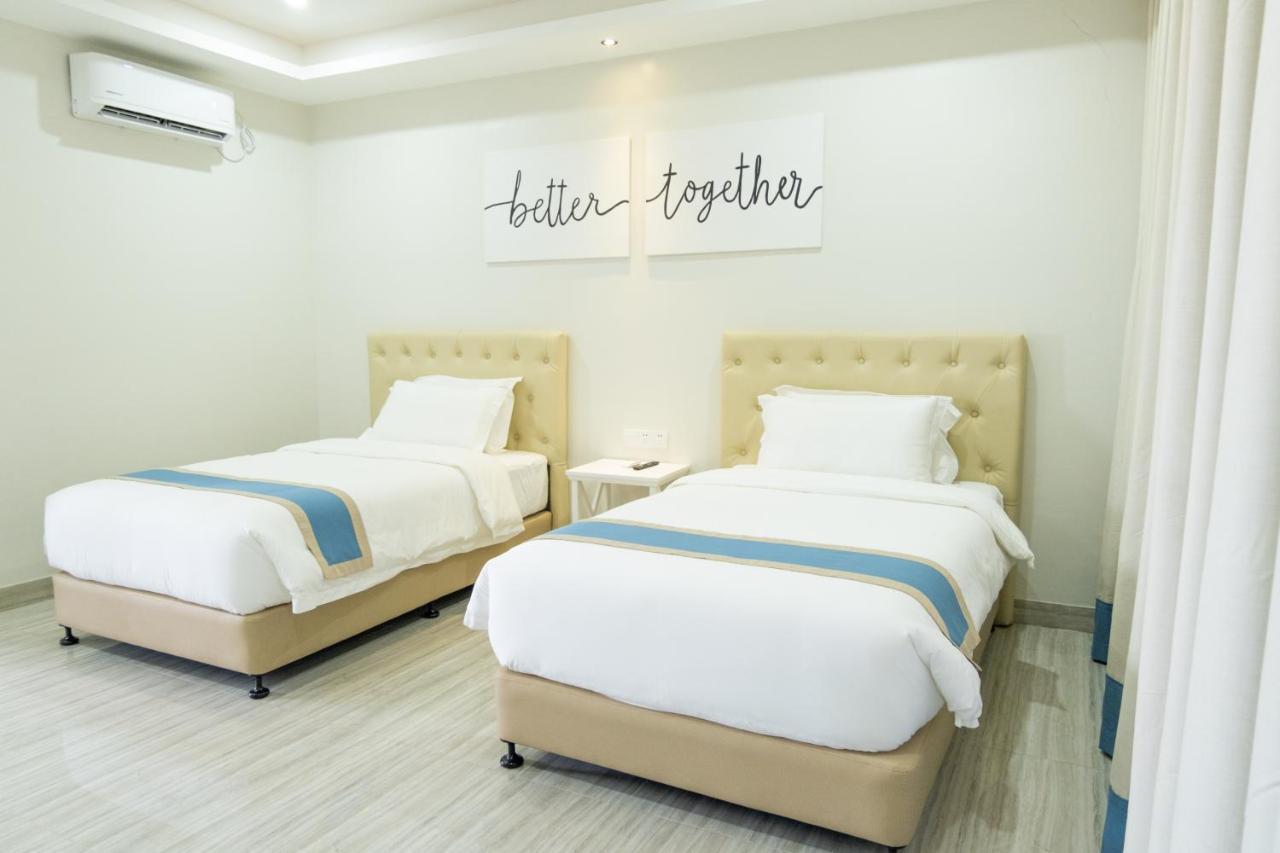 Hampton Suites Davao City Εξωτερικό φωτογραφία