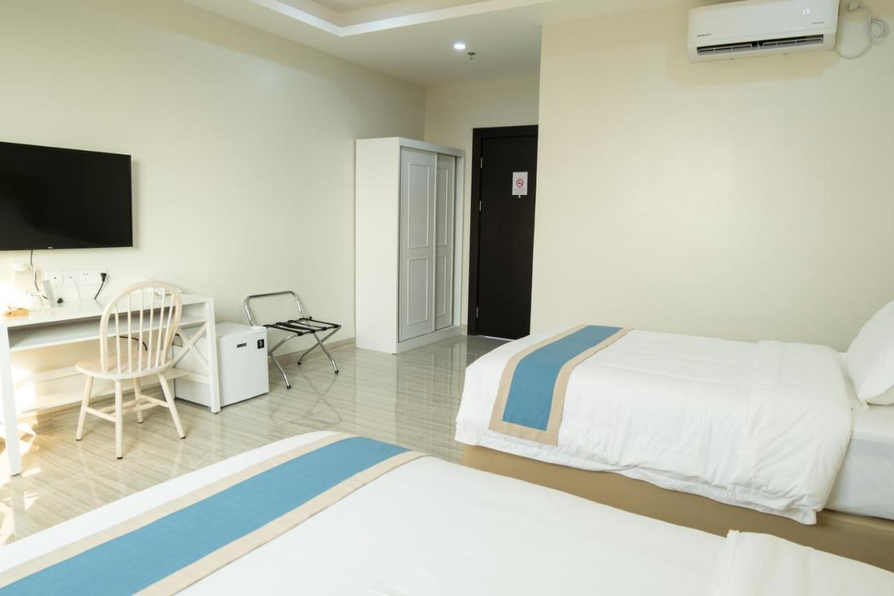 Hampton Suites Davao City Εξωτερικό φωτογραφία