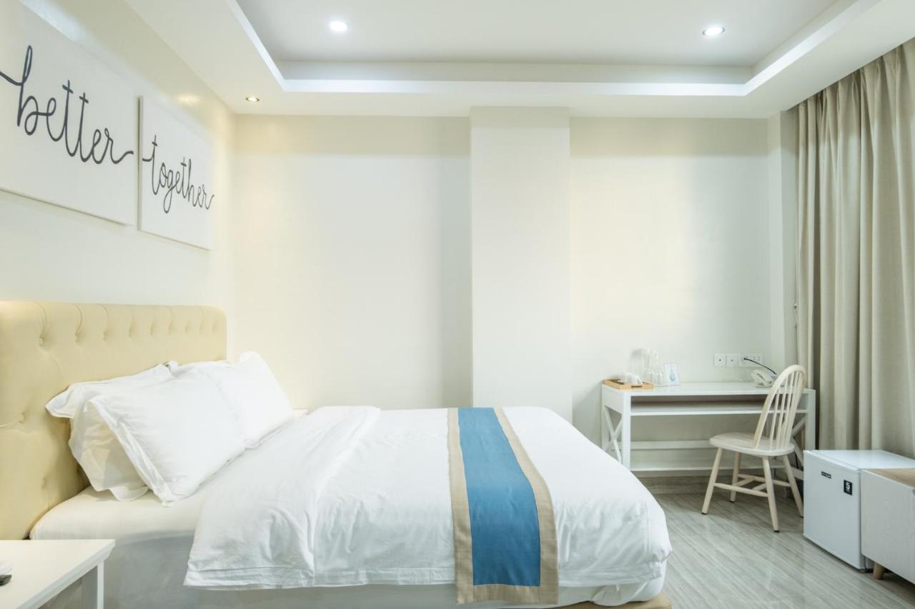 Hampton Suites Davao City Εξωτερικό φωτογραφία