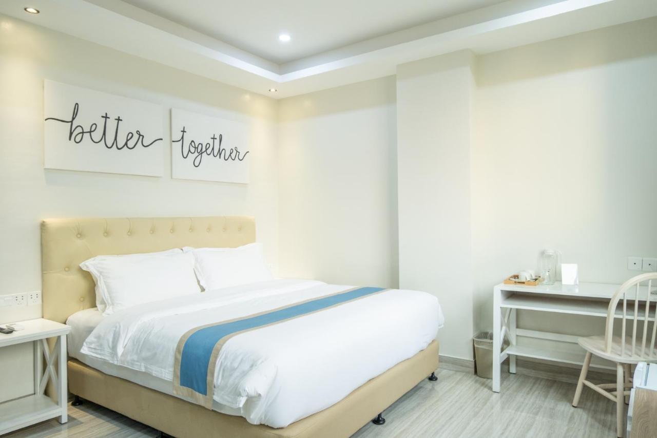Hampton Suites Davao City Εξωτερικό φωτογραφία